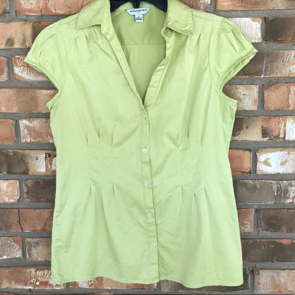 Banana Republic short sleeve button down Top Small